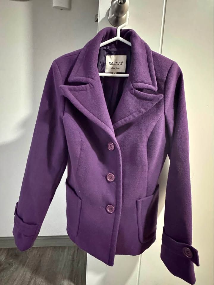 Abrigo morado talla S/M